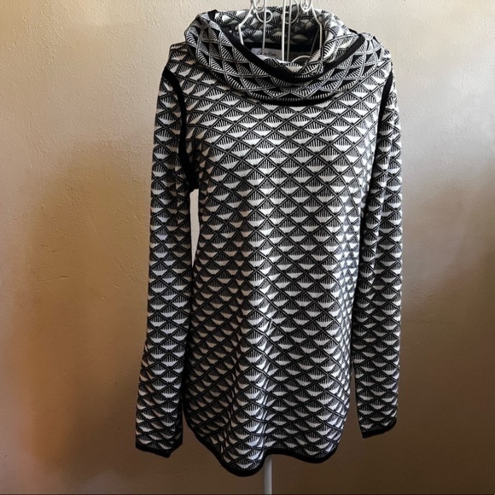 Calvin Klein Black & White Patterned Sweater, Size Small/Petite.